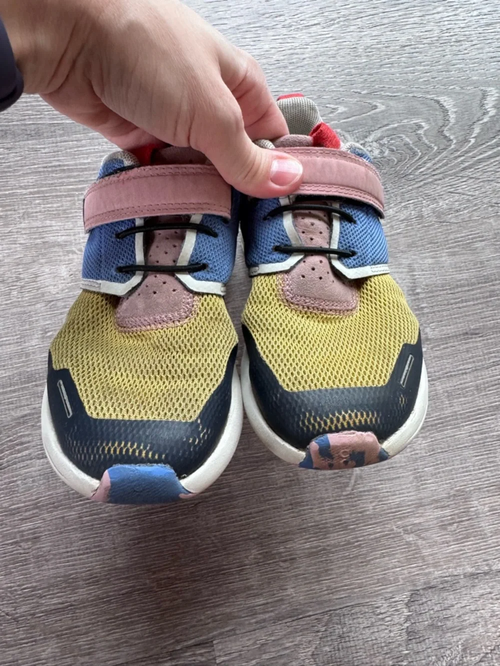 On Cloud kids Shoes - Picture 3 of 5